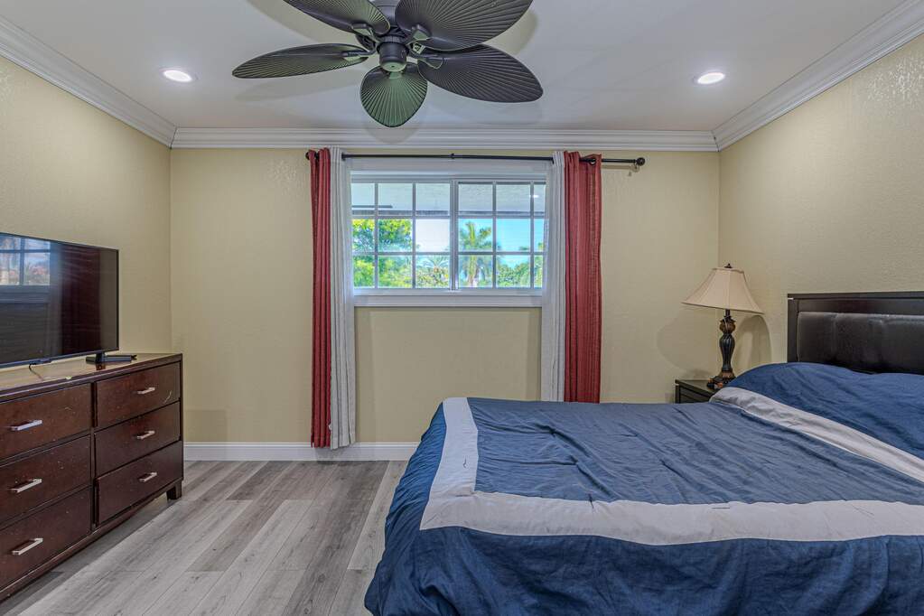 5 Bedroom Single Family Home/House's Image 15