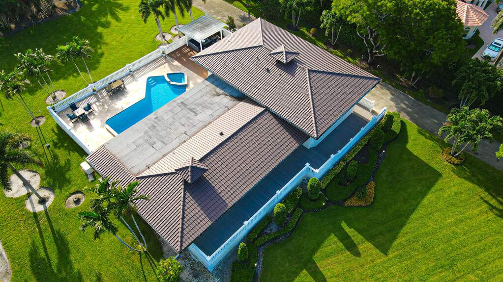 5 Bedroom Single Family Home/House's Image 34