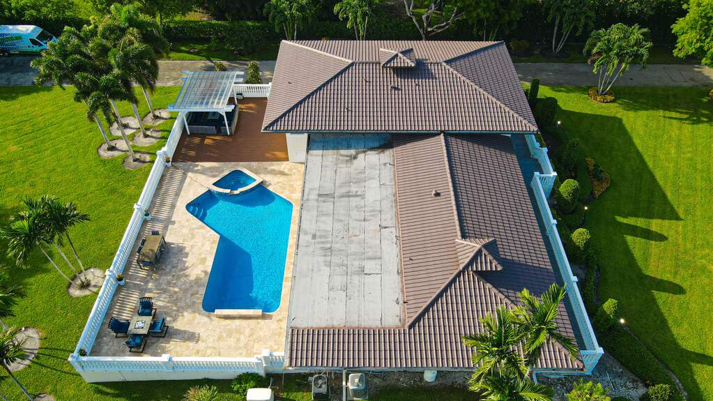 5 Bedroom Single Family Home/House's Image 38