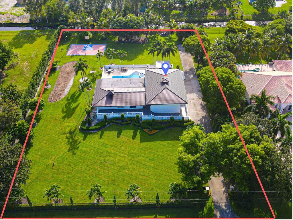 5 Bedroom Single Family Home/House's Image 41