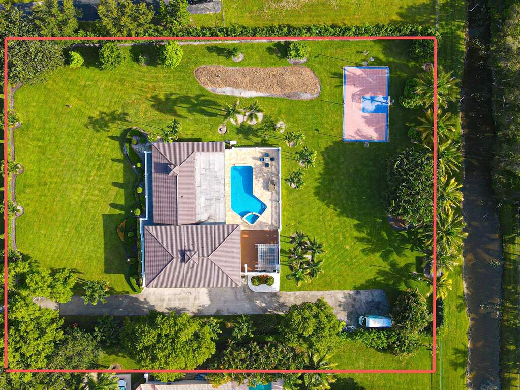 5 Bedroom Single Family Home/House's Image 43