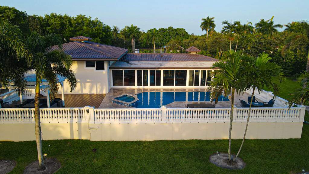 5 Bedroom Single Family Home/House's Image 48