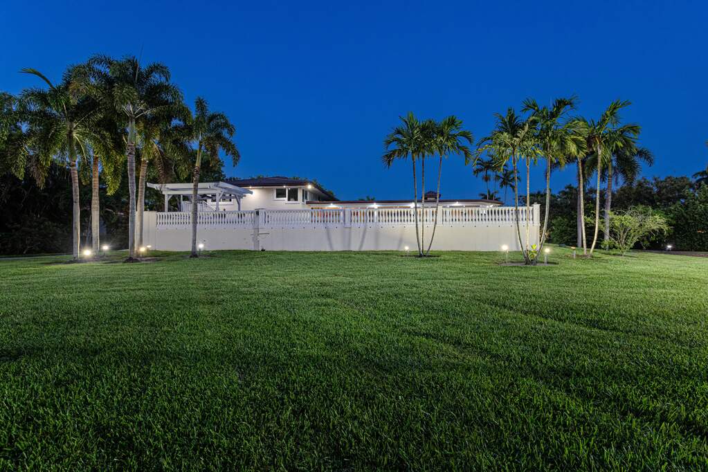 5 Bedroom Single Family Home/House's Image 3