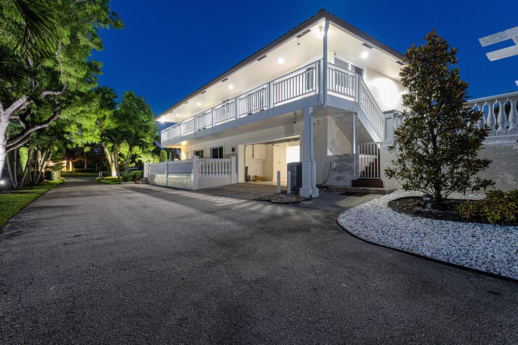 5 Bedroom Single Family Home/House's Image 62