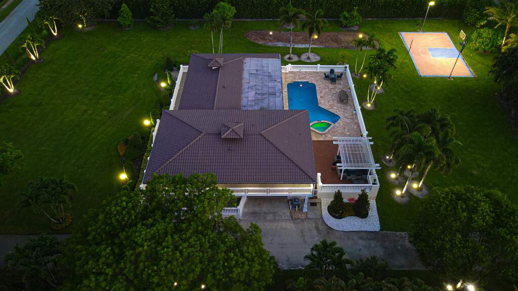 5 Bedroom Single Family Home/House's Image 77