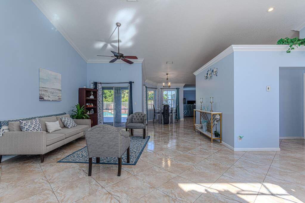 5 Bedroom Single Family Home/House's Image 8