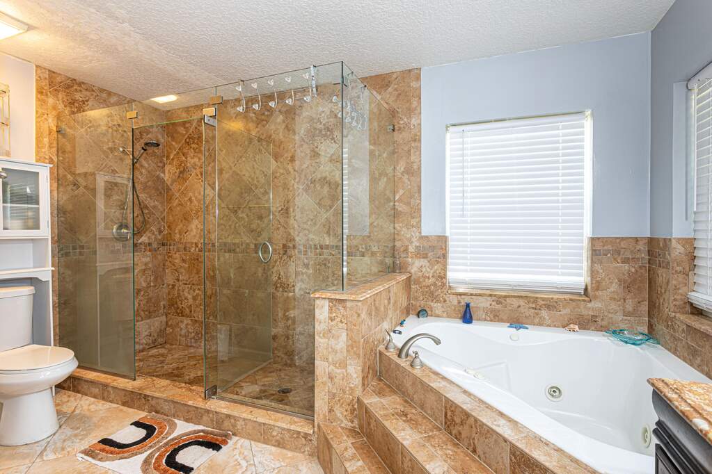 5 Bedroom Single Family Home/House's Image 26