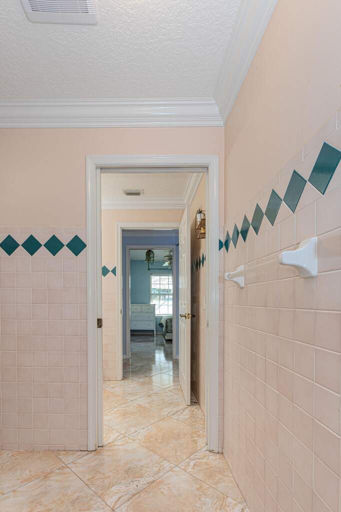 5 Bedroom Single Family Home/House's Image 35