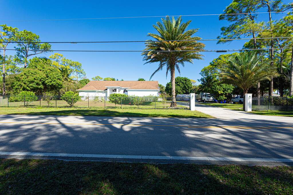 5 Bedroom Single Family Home/House's Image 5