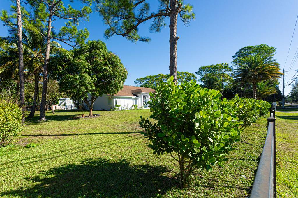 5 Bedroom Single Family Home/House's Image 6