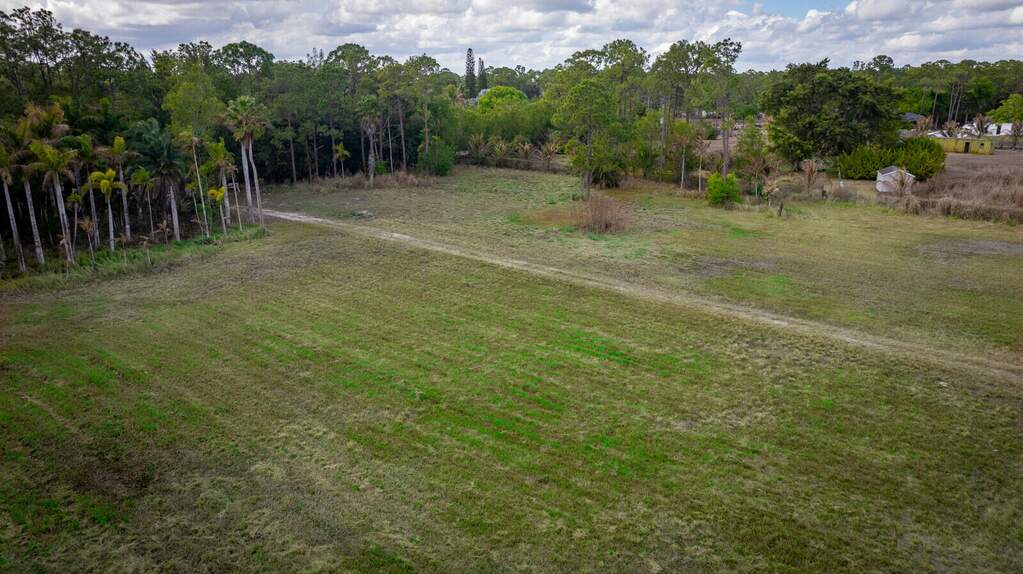Land/Vacant Land's Image 3