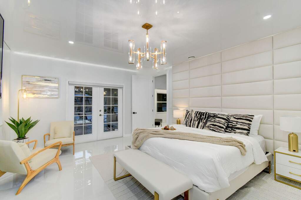 7 Bedroom Single Family Home/House's Image 12