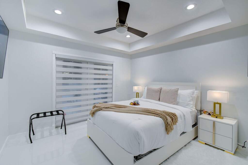 7 Bedroom Single Family Home/House's Image 18