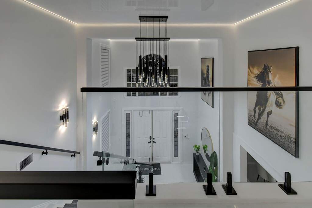 7 Bedroom Single Family Home/House's Image 34