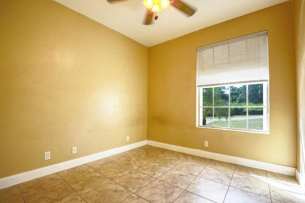 1 Bedroom Single Family Home/House's Image 4