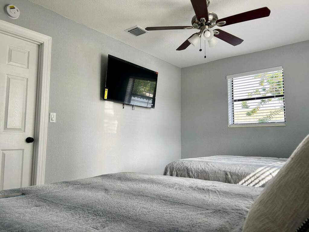 5 Bedroom Single Family Home/House's Image 28