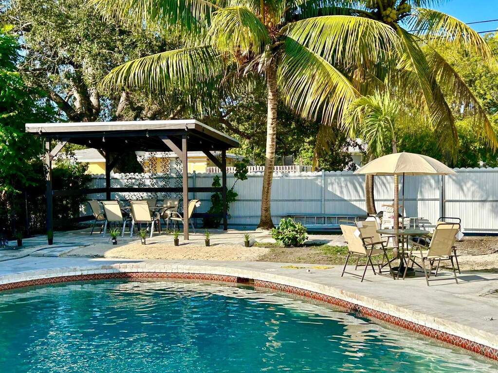 5 Bedroom Single Family Home/House's Image 34
