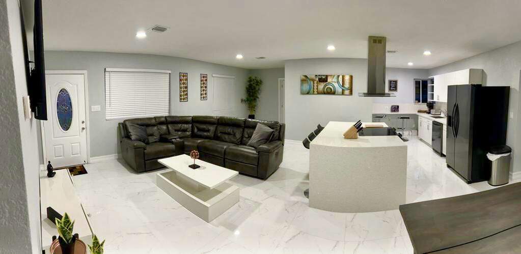 5 Bedroom Single Family Home/House's Image 6