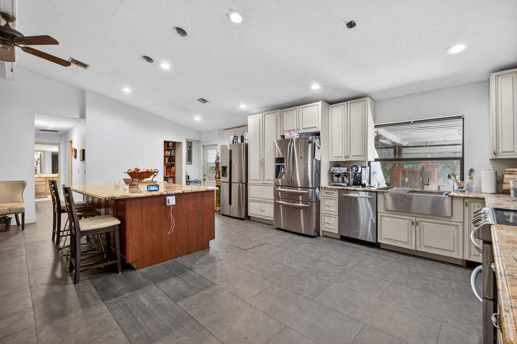 3 Bedroom Single Family Home/House's Image 10