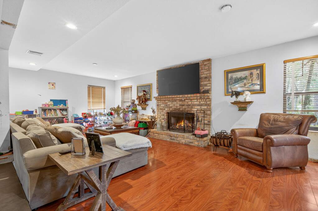 3 Bedroom Single Family Home/House's Image 5