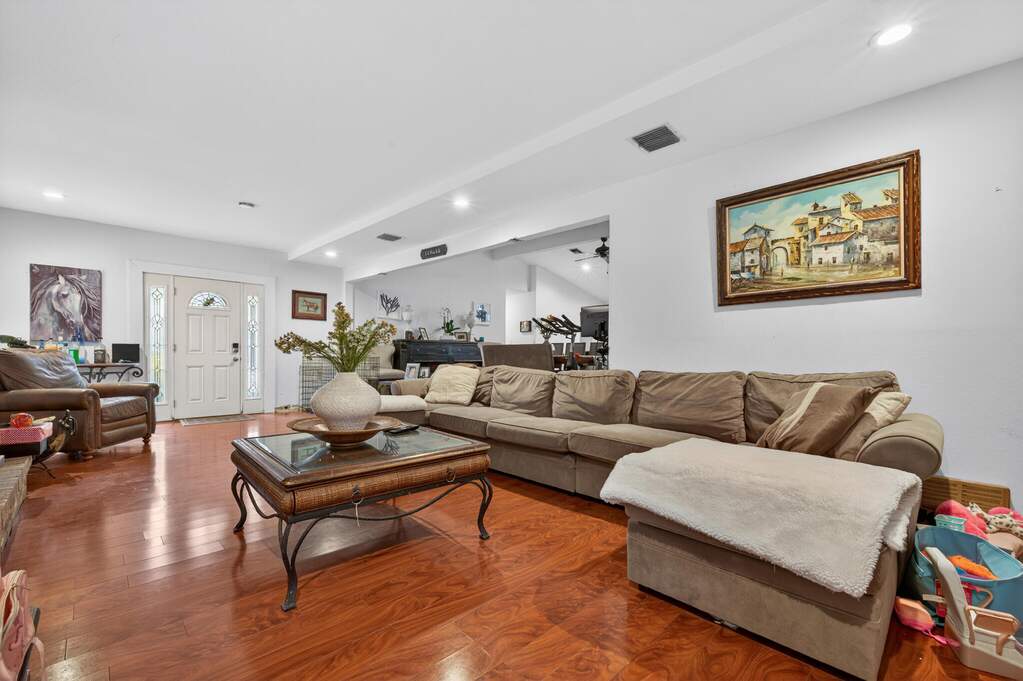 3 Bedroom Single Family Home/House's Image 6
