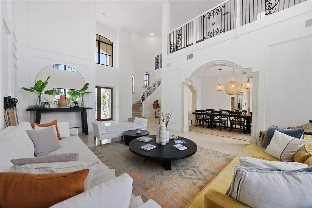 5 Bedroom Single Family Home/House's Image 7