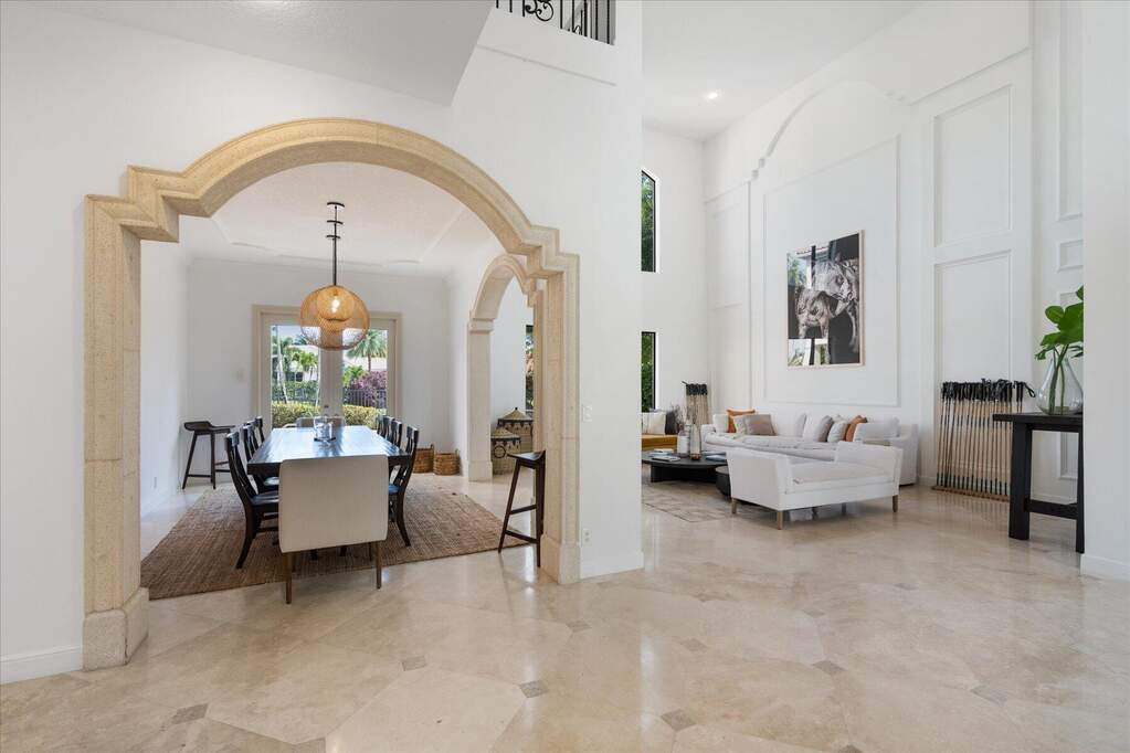 5 Bedroom Single Family Home/House's Image 11