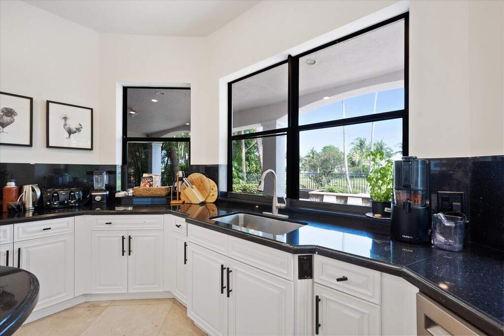 5 Bedroom Single Family Home/House's Image 19