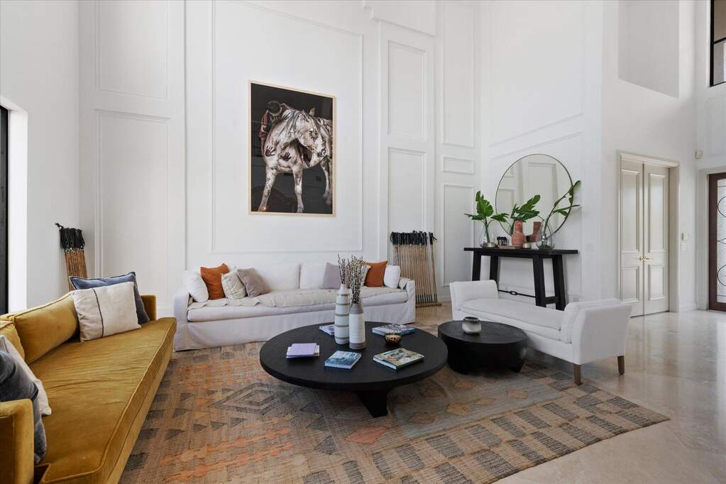5 Bedroom Single Family Home/House's Image 4