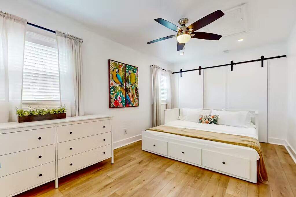 4 Bedroom Single Family Home/House's Image 8