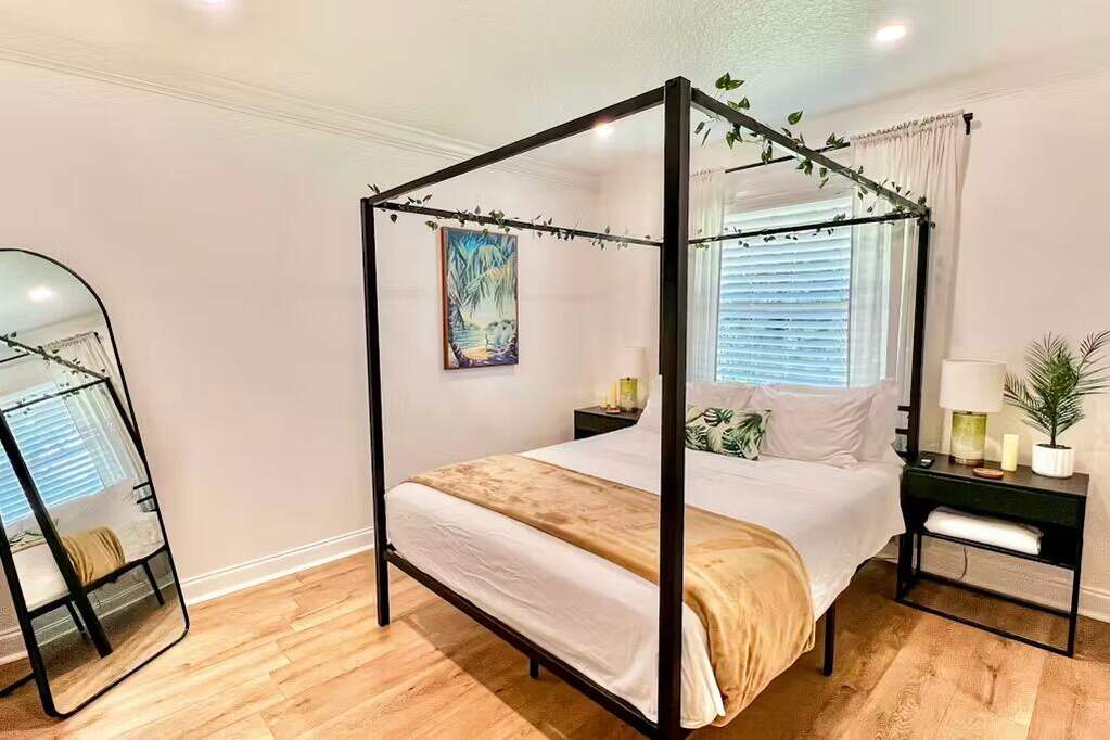 4 Bedroom Single Family Home/House's Image 11