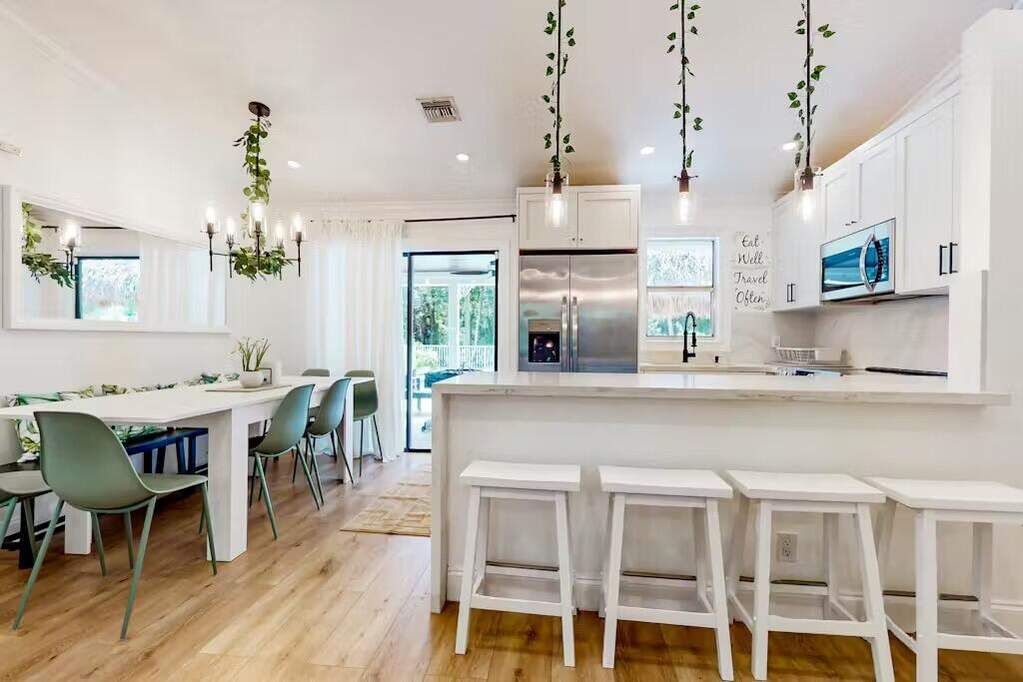 4 Bedroom Single Family Home/House's Image 4
