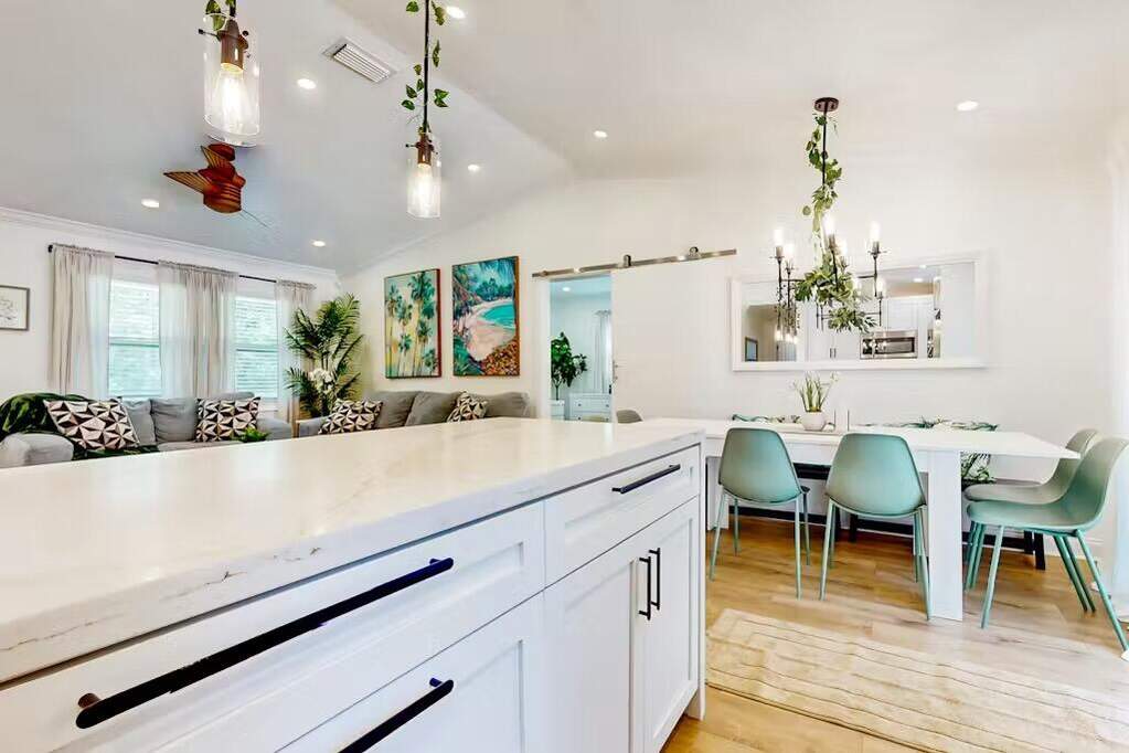 4 Bedroom Single Family Home/House's Image 6