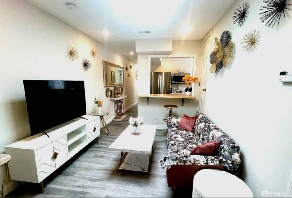 848 Girard Street photo