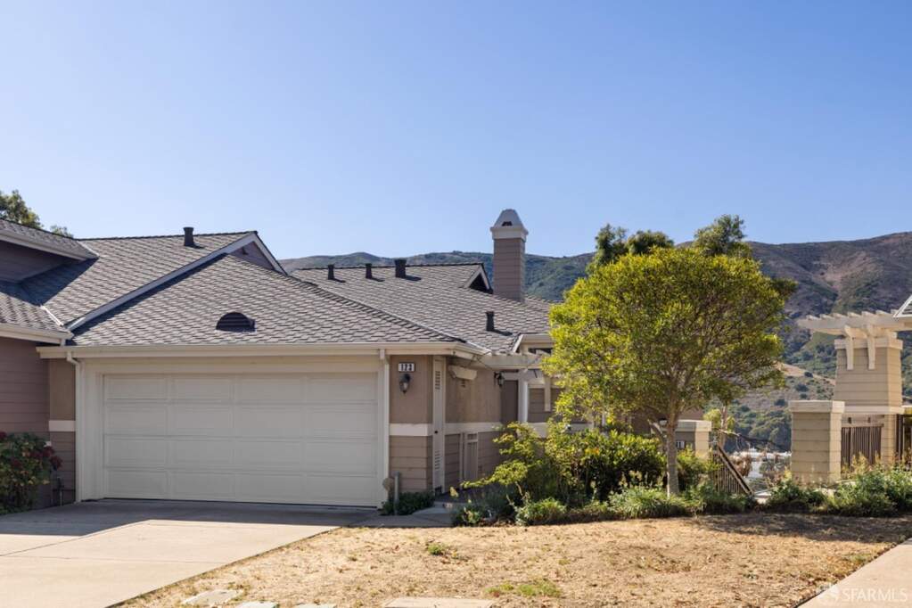 123 Kestrel Court photo