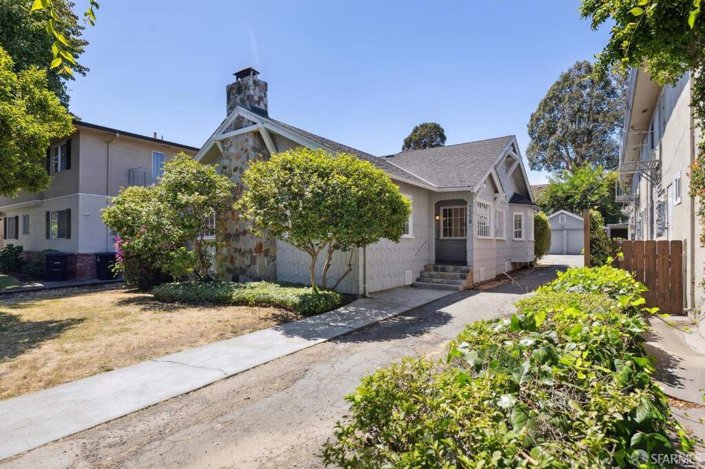 1115-1115A Capuchino Avenue photo