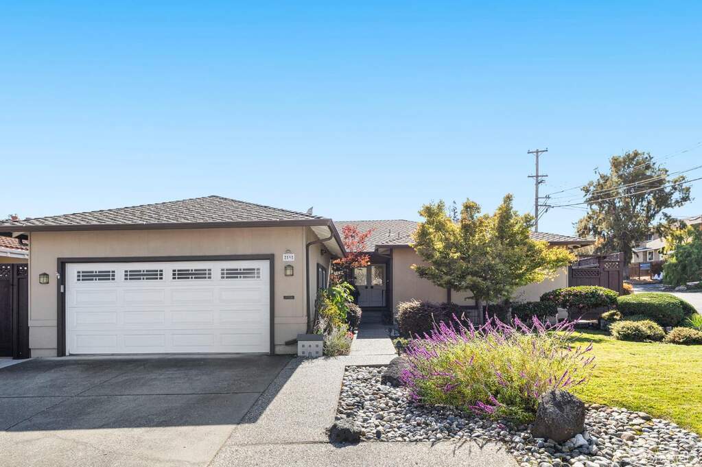 2595 Eaton Avenue photo