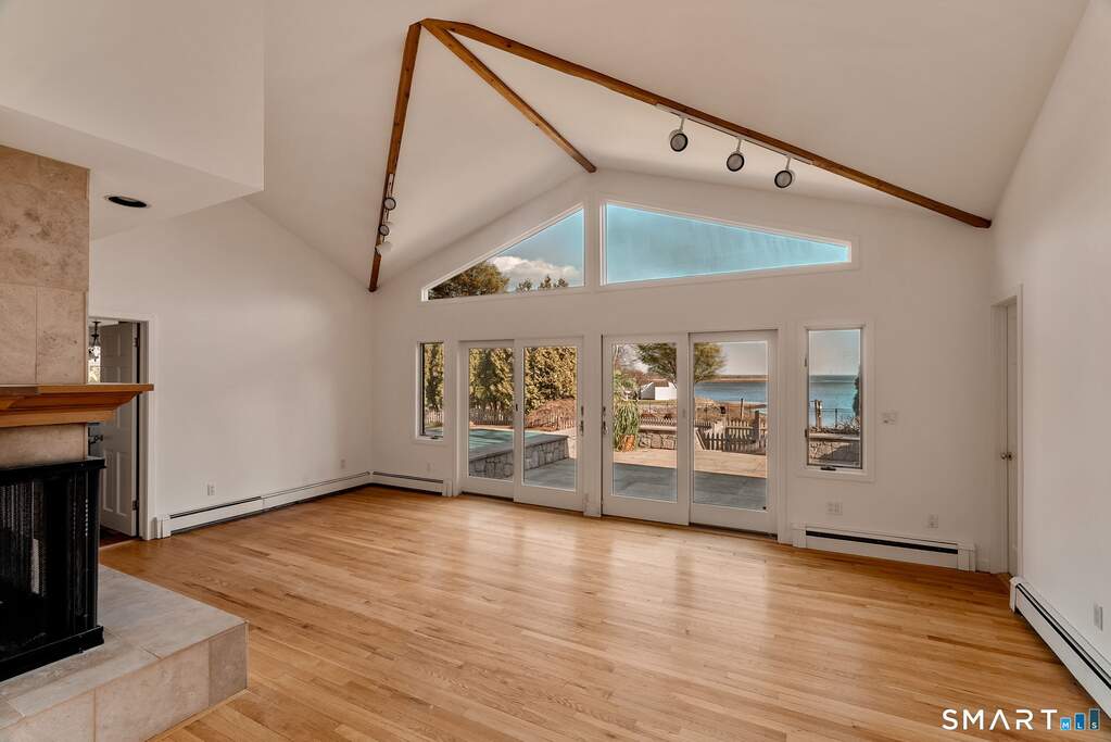 8 Bedroom Single Family Home/House's Image 16