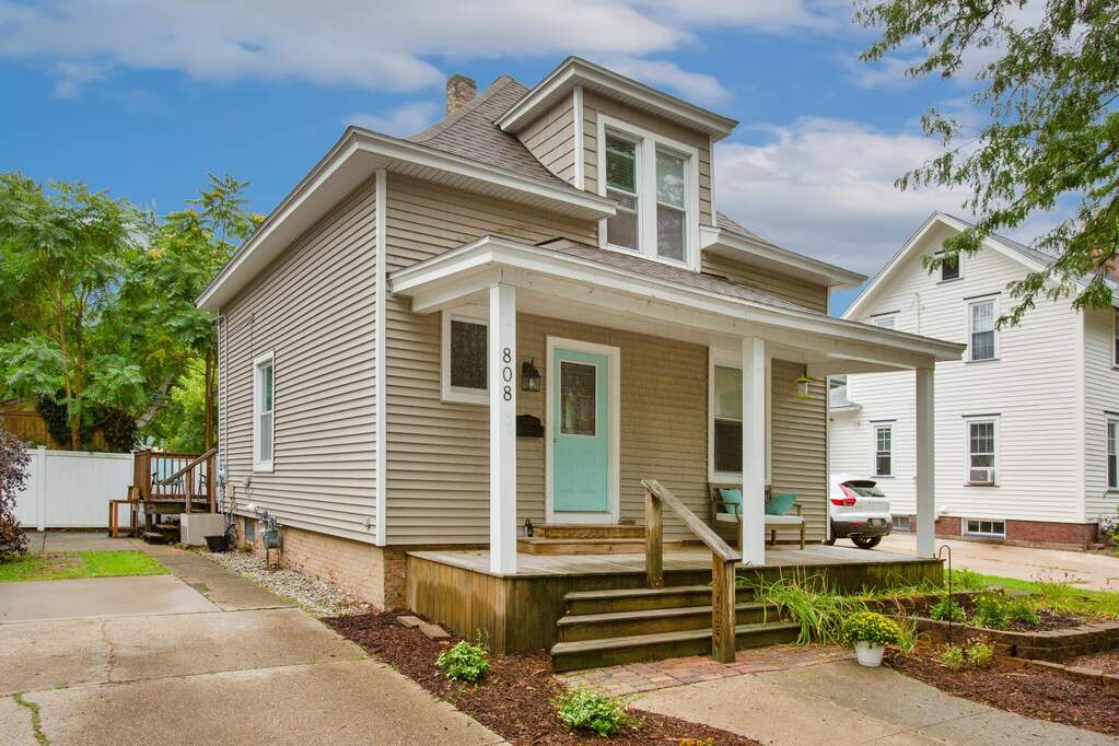 808 Wisconsin Avenue, St. Joseph, MI 49085