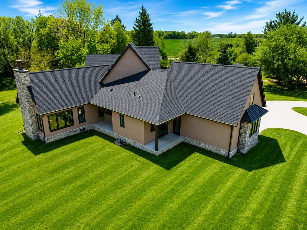 4 Bedroom Single Family Home/House's Image 3