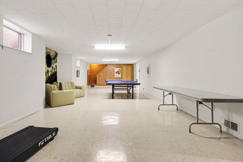 4 Bedroom Single Family Home/House's Image 33