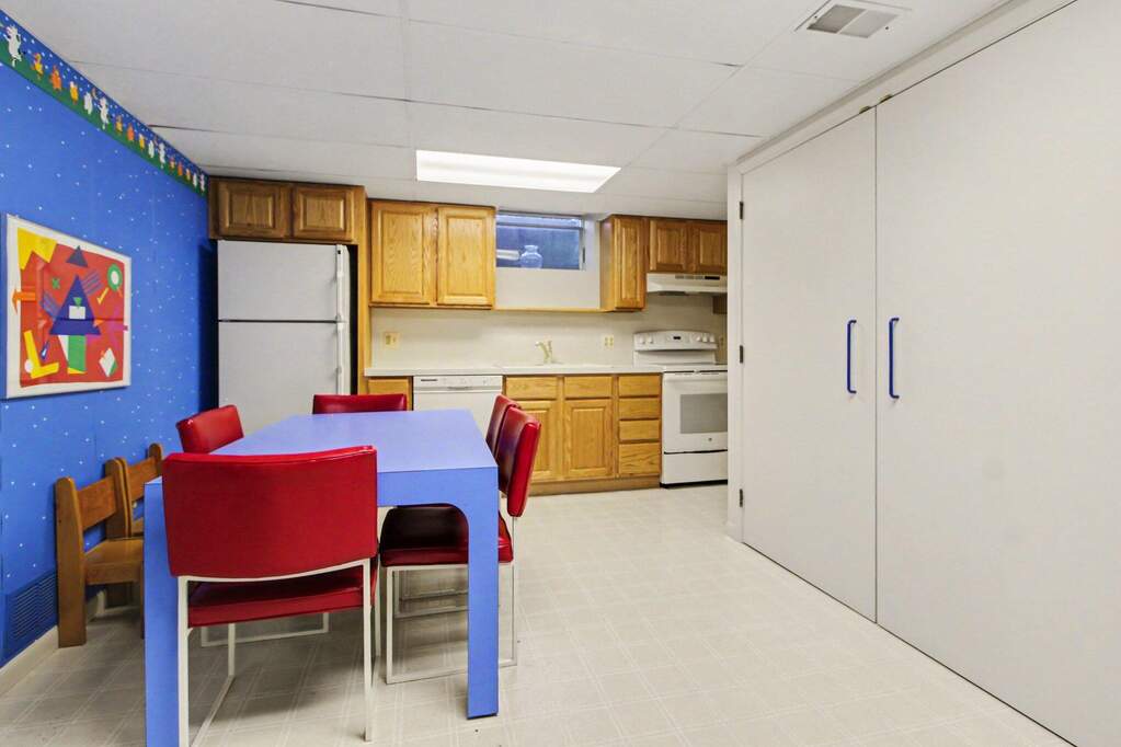 4 Bedroom Single Family Home/House's Image 39