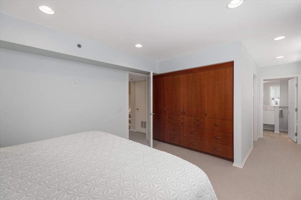 2 Bedroom Apartment/Flat's Image 32