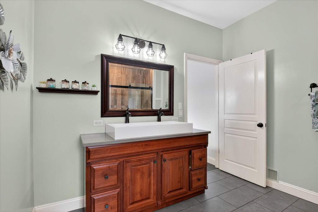 4 Bedroom Single Family Home/House's Image 24