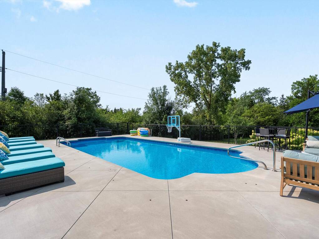 4 Bedroom Single Family Home/House's Image 60