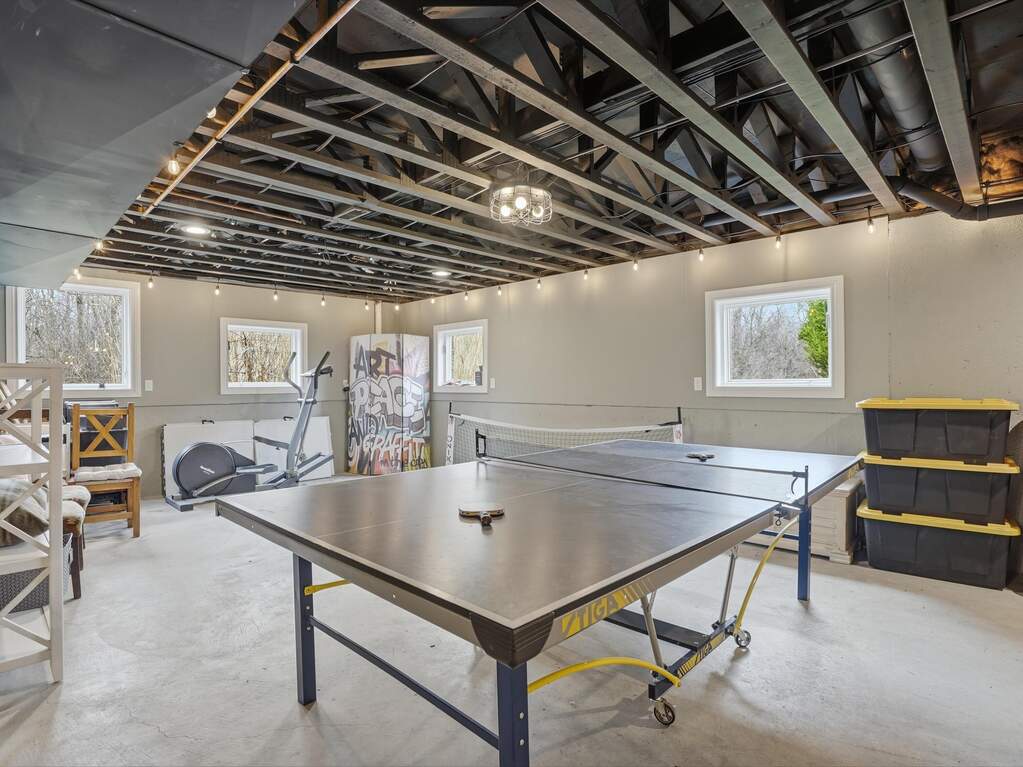 5 Bedroom Single Family Home/House's Image 44