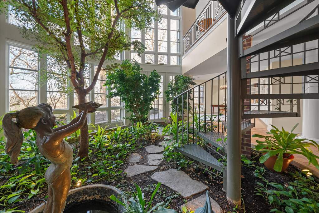 4 Bedroom Single Family Home/House's Image 43