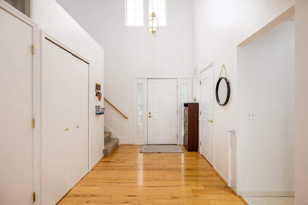 5 Bedroom Single Family Home/House's Image 8