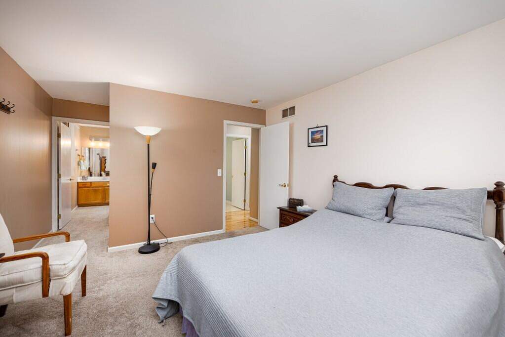 5 Bedroom Single Family Home/House's Image 17
