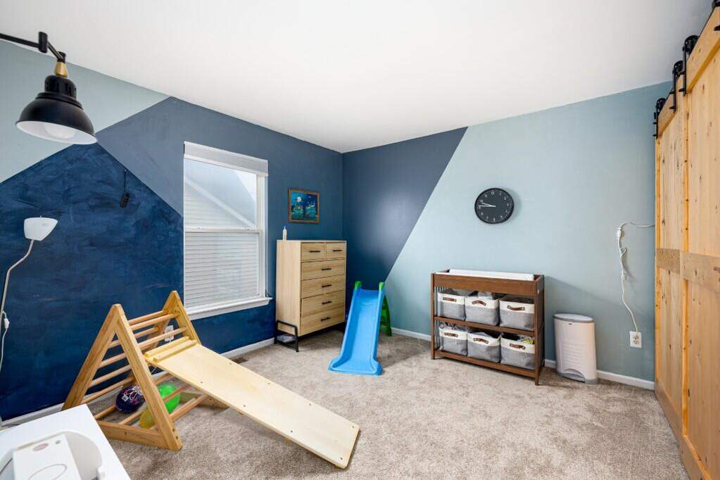 5 Bedroom Single Family Home/House's Image 28